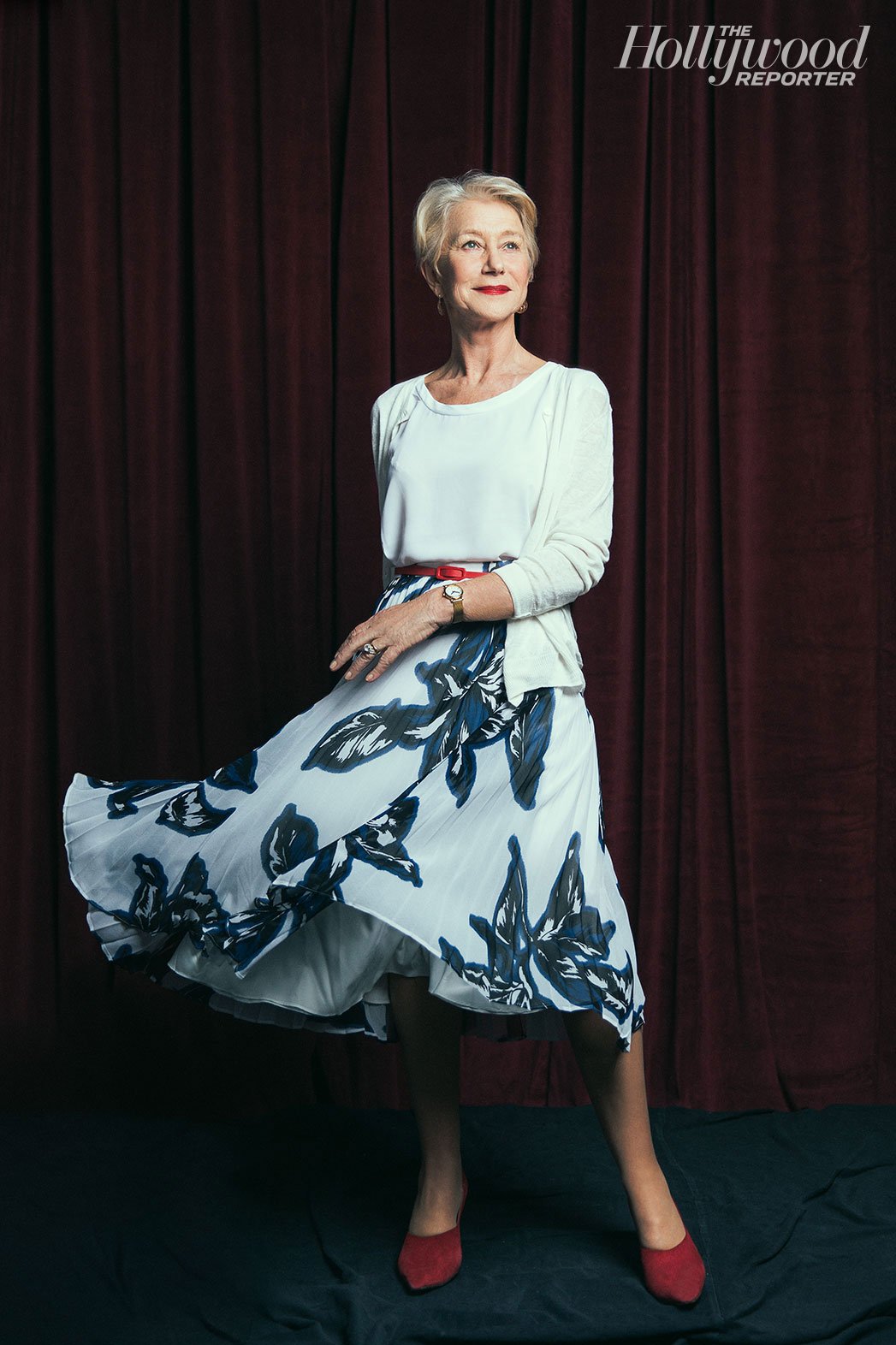 Роль Елизаветы II принесла Хелен Миррен (настоящее имя Елена Васильевна Миронова) главные награды в области кино и театра. За спектакль «Аудитория» актрисе вручили премию «Тони», за вышедший десятью годами ранее фильм «Королева» — «Оскар». 