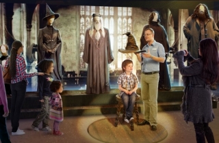 Студия Warner Bros. выставила более 100 экспонатов из фильмов о Гарри Поттере и «Фантастические твари и где они обитают»