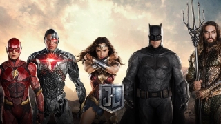 Бэтмен, Аквамен и Флэш появились в новых тизерах «Лиги справедливости»