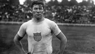 Анджелина Джоли спродюсирует фильм о великом американском атлете