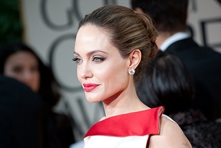Слух: Анжелина Джоли может экранизировать «Пятьдесят оттенков Грея»