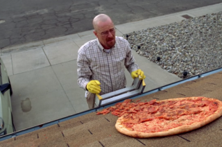 Создатель «Во все тяжкие» просит фанатов не кидать пиццу на крышу дома Уолтера Уайта
