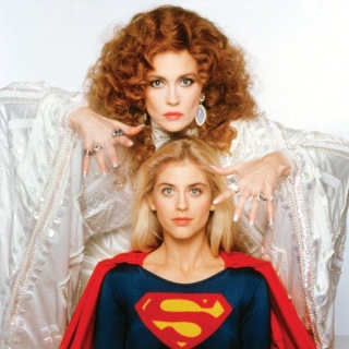В 1984 Хелен Слейтер в роли Супергерл сражалась с Фэй Данауэй