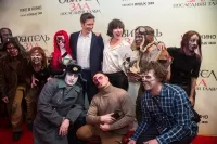 Милла Йовович встретилась с зомби на московской премьере фильма «Обитель зла: Последняя глава»
