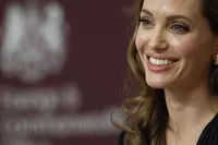 Анжелина Джоли поставит военную драму «Непокоренный»