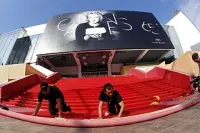 Церемония открытия Каннского кинофестиваля для своих