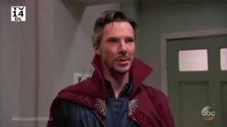 Новое видео: Камбербатч запугивает детей в образе доктора Стрейнджа