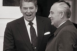 Майкл Дуглас сыграет Рональда Рейгана