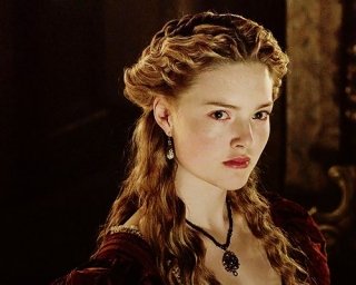 Холлидей Грейнджер сыграет в сериале «Корморан Страйк» Джоан Роулинг