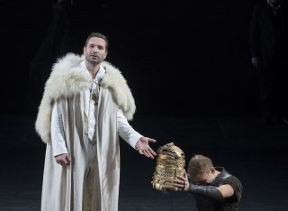 Рецензия: «Царь Эдип» в Театре им. Вахтангова