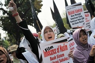 Иран призвал бойкотировать «Оскар» из-за «Невинности мусульман»
