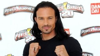 Бывший «Могучий Рейнджер» признан виновным в убийстве соседки мечом