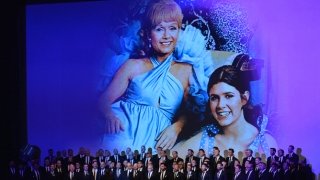 День памяти: Кэрри Фишер и Дебби Рейнольдс