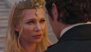 Мишель Уильямс стала начальницей Эми Шумер в «I Feel Pretty»