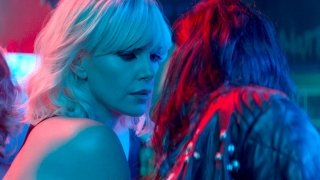 Новые тизеры «Взрывной блондинки» с Шарлиз Терон и Софией Бутелла