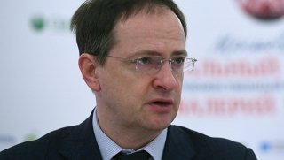 Владимир Мединский предложил законопроект об ограничении количества сеансов одной картины