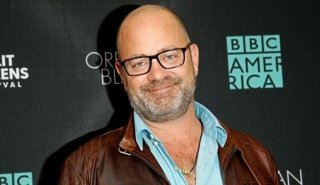 Создатель «Тёмного дитя» станет шоураннером сериала «Сквозь снег»