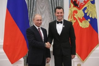 Вячеслав Манучаров стал заслуженным артистом РФ