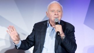 Энтони Хопкинс рассказал о борьбе с алкоголизмом в молодости