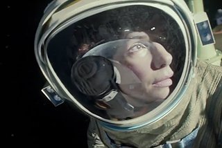 Джордж Клуни и Сандра Буллок затерялись в космосе в первом трейлере «Гравитации»