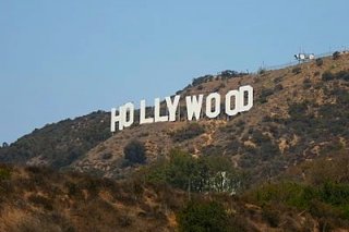 Знак Голливуда отмечает 90-летие