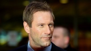 Аарон Экхарт сыграет экзорциста