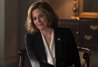 Сигурни Уивер присоединилась к Лиаму Нисону в «Зове монстра»