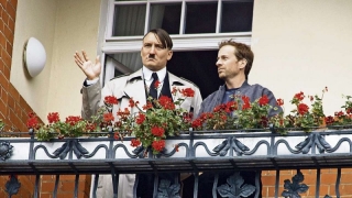 Двойник Гитлера ездит по Берлину для раскрутки фильма