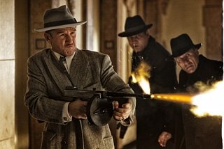 Warner Bros. планирует перенести «Охотников на гангстеров» на январь
