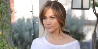 Новый постер: сериал с Дженнифер Лопеc «Оттенки синего»