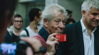 Йен МакКеллен прокатился в московском метро